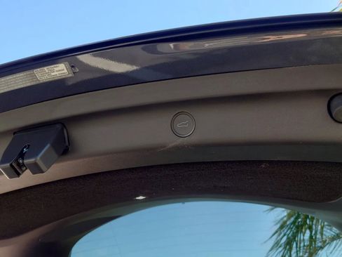 Used 2020 Tesla Model Y Long Range image 8