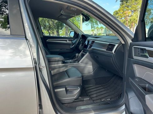Used 2023 Volkswagen Atlas SE w/ Black Wheel Package FWD image 42