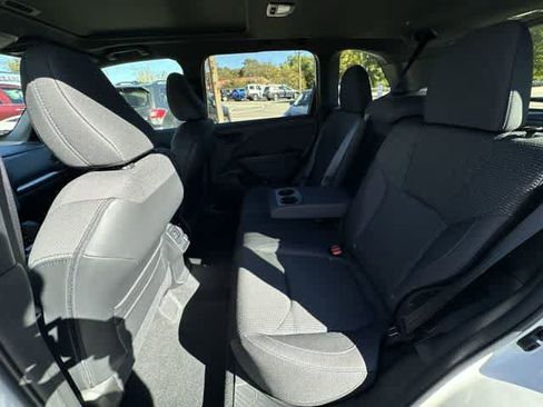 Used 2025 Subaru Forester Premium AWD/4WD image 18