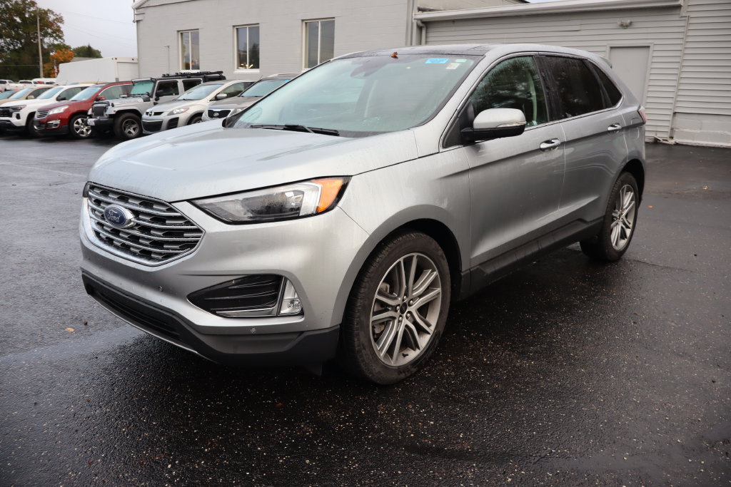Used 2023 Ford Edge Titanium AWD/4WD image 2