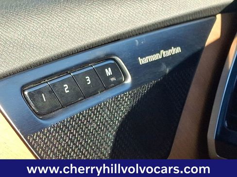 Certified 2022 Volvo XC90 T6 Momentum w/ Advanced Package image 23