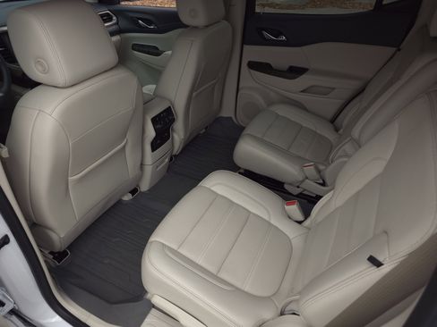 Used 2023 GMC Acadia Denali w/ Denali Ultimate Package image 29