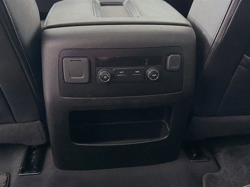 Used 2019 GMC Yukon SLT w/ HD Trailering Package image 28