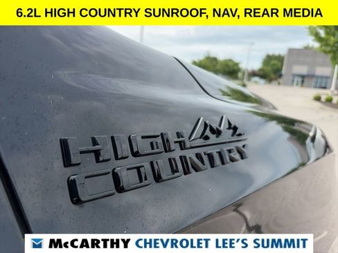 Used 2025 Chevrolet Tahoe High Country AWD/4WD image 17