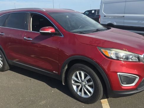 Used 2017 Kia Sorento AWD w/ LX Convenience Package image 1