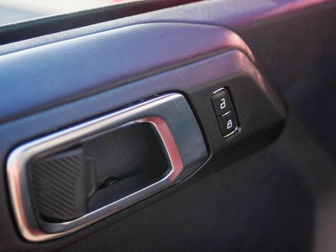 Used 2025 Ford Bronco Badlands image 26