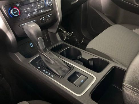 Used 2017 Ford Escape SE image 18