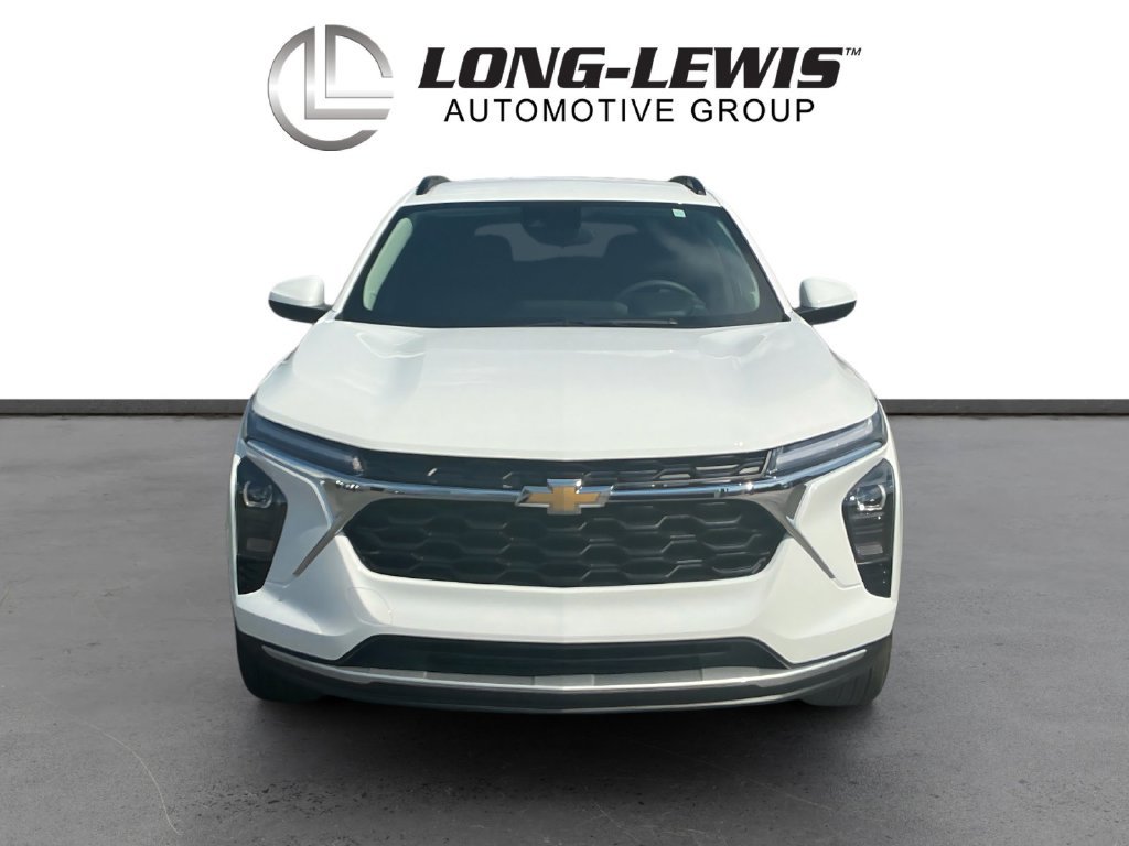 Used 2025 Chevrolet Trax LT FWD image 11