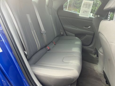 Used 2023 Hyundai Elantra SEL w/ Convenience Package image 15