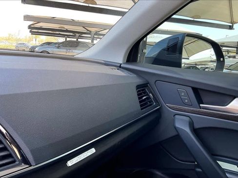 Used 2023 Audi Q5 2.0T Premium w/ Convenience Package image 32