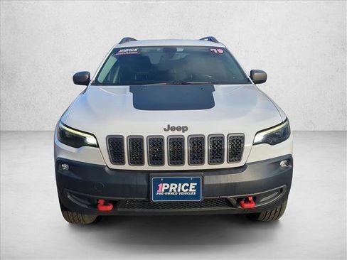 Used 2019 Jeep Cherokee Trailhawk w/ Comfort/Convenience Group image 2