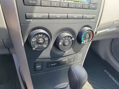 Used 2009 Toyota Corolla LE FWD image 29