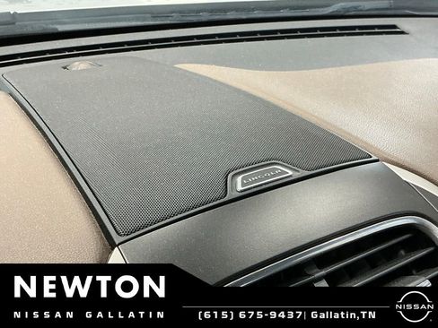 Used 2016 Lincoln MKX Reserve w/ Technology Package FWD image 16