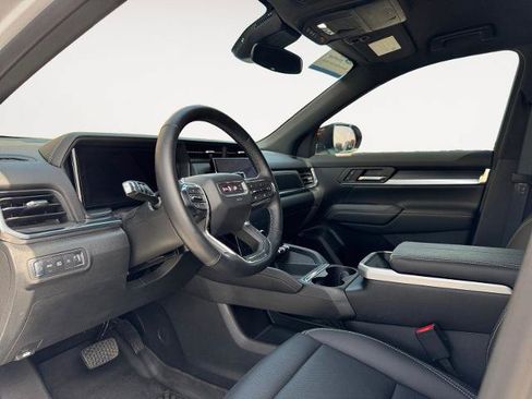 Used 2026 GMC Terrain Elevation w/ Elevation Premium Package FWD image 9