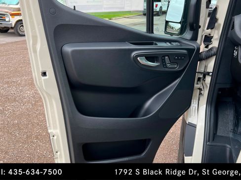 Used 2025 Mercedes-Benz Sprinter 2500 image 14