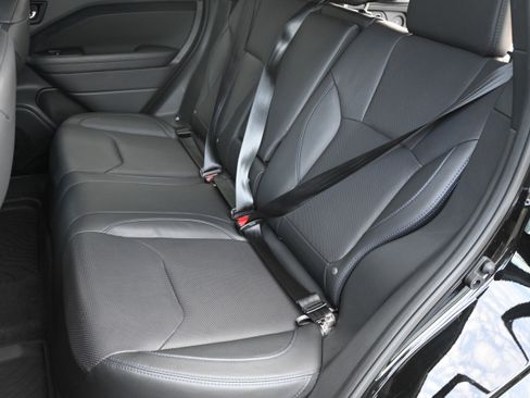 Used 2025 Subaru Forester Limited image 31