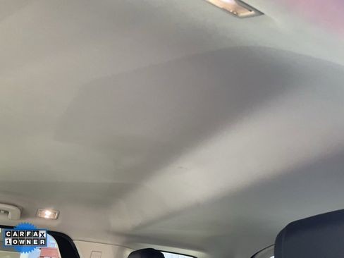 Used 2019 Land Rover Discovery Sport SE image 31