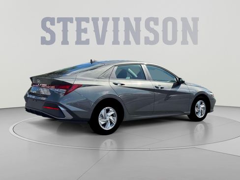 New 2026 Hyundai Elantra SE FWD image 8