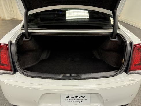 Used 2021 Chrysler 300 Touring L RWD image 5