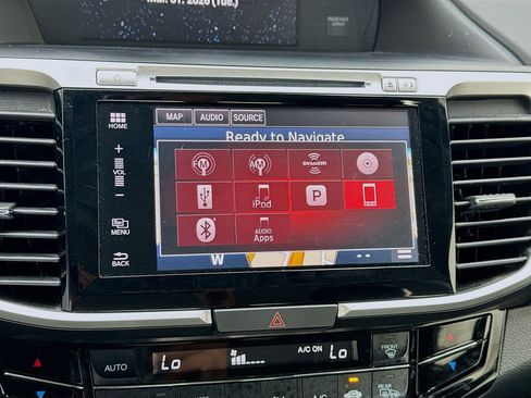 Used 2017 Honda Accord Touring image 11