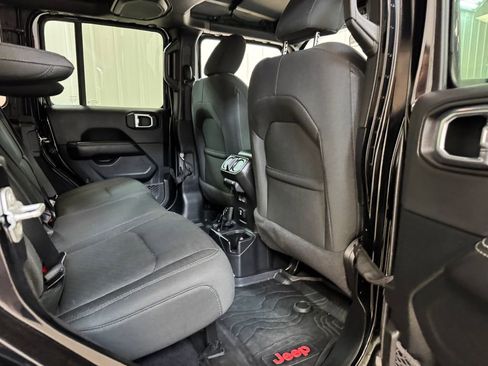 Used 2021 Jeep Wrangler Unlimited Sahara image 24