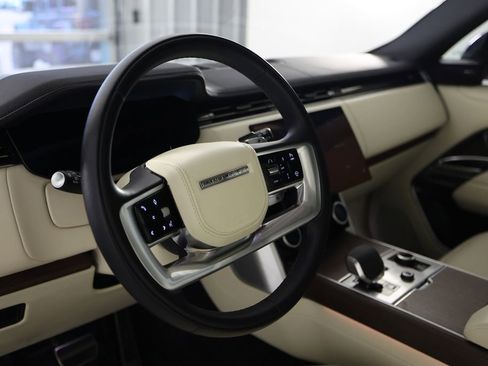 Used 2023 Land Rover Range Rover SE AWD/4WD image 18