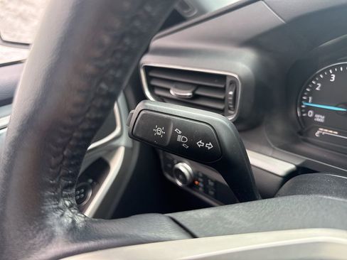 Used 2022 Ford Explorer XLT w/ Equipment Group 202A image 16