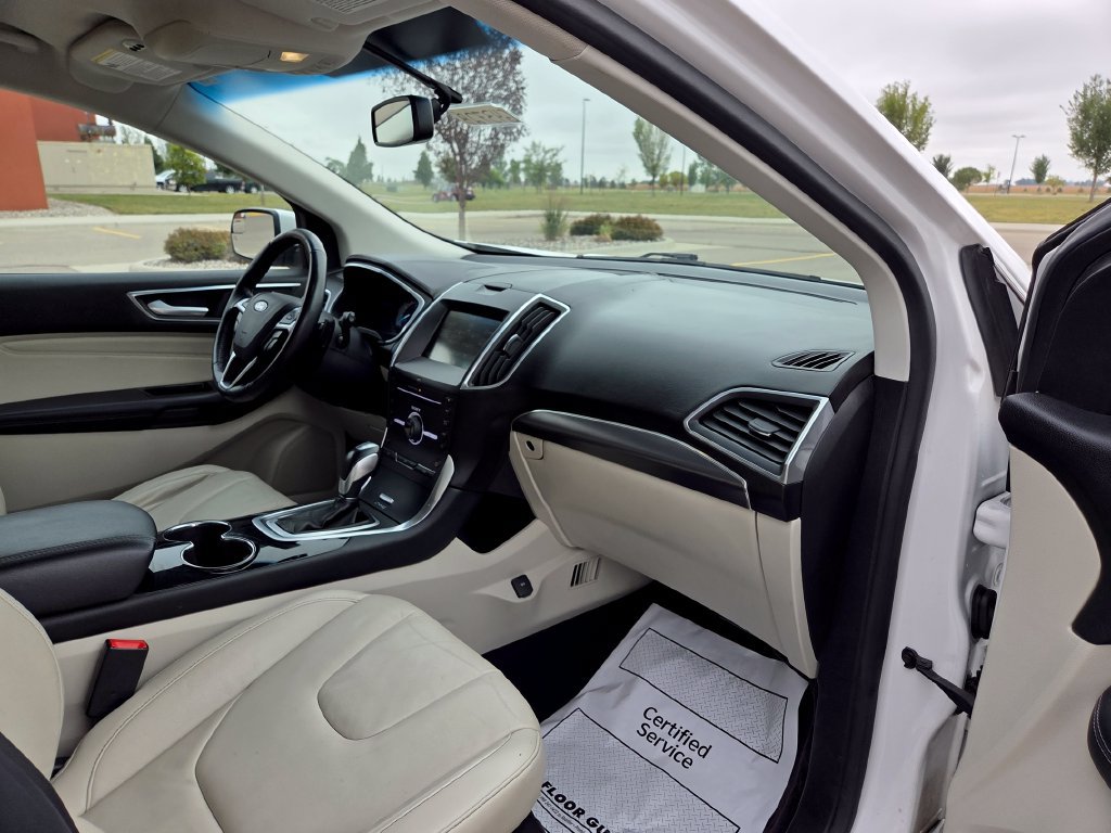 Used 2015 Ford Edge Titanium FWD image 29
