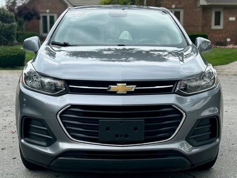 Used 2020 Chevrolet Trax LS FWD image 2