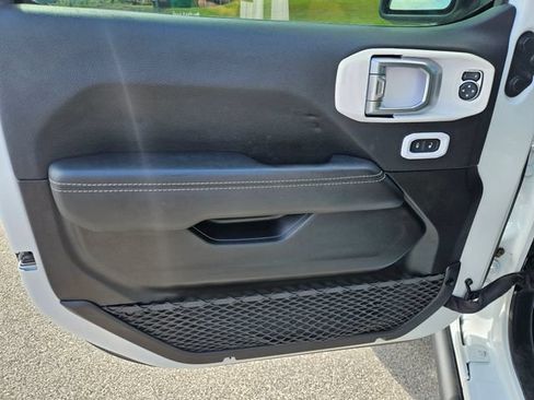 Used 2021 Jeep Wrangler Unlimited Rubicon AWD/4WD image 10