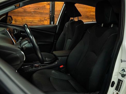 Used 2020 Toyota Prius Prime LE FWD image 9