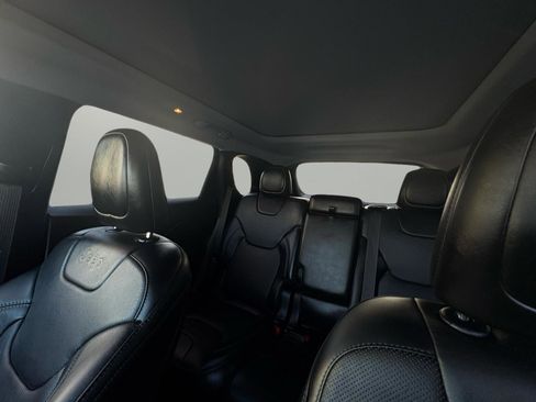 Used 2021 Jeep Cherokee Limited w/ Elite Package image 18