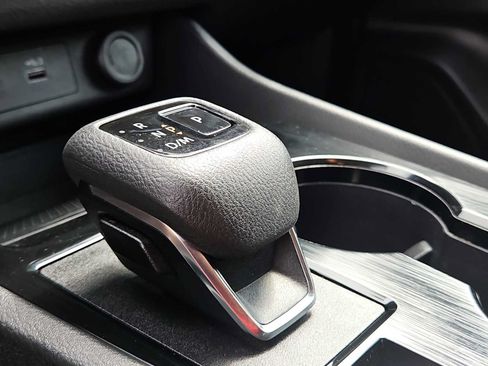 Used 2023 Nissan Rogue S AWD/4WD image 21