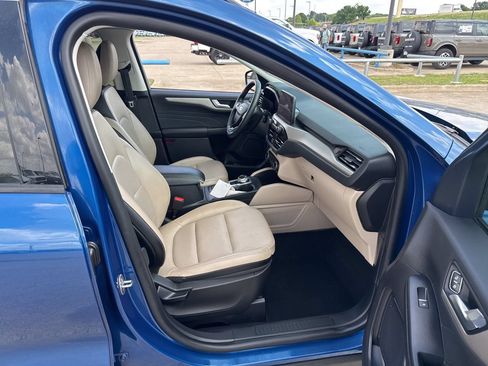Used 2022 Ford Escape SEL w/ Technology Package FWD image 12