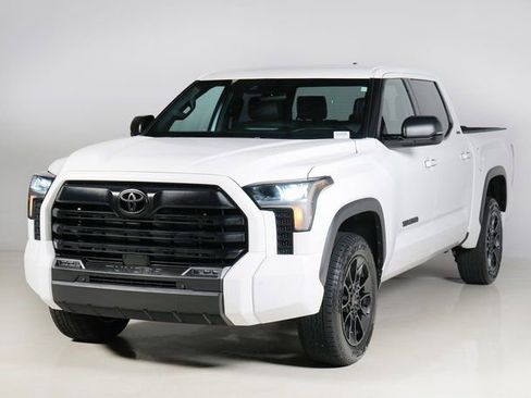 Used 2025 Toyota Tundra SR5 w/ SR5 Premium Package image 29