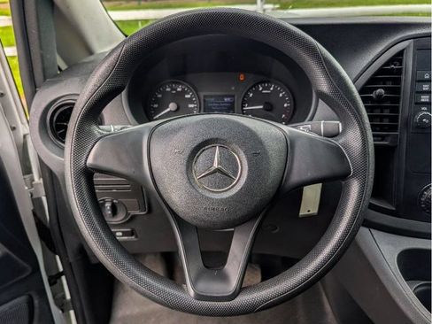 Used 2022 Mercedes-Benz Metris image 23