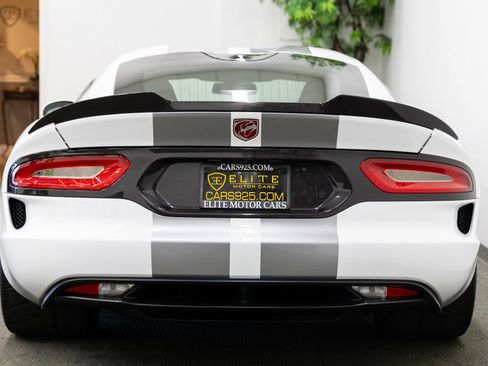 Used 2014 SRT Viper GTS w/ Exterior Carbon Fiber Package RWD image 4