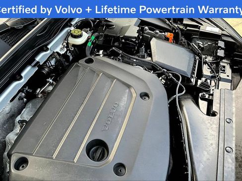 Used 2025 Volvo XC40 B5 Plus AWD/4WD image 44