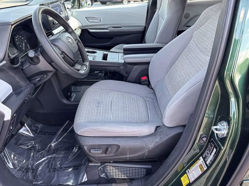 Certified 2025 Toyota Sienna LE image 20