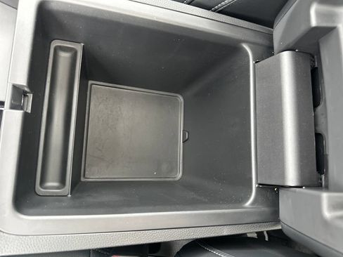Used 2025 Honda Pilot Touring image 27
