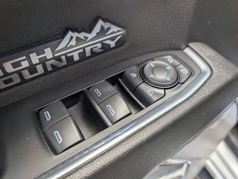 Used 2024 Chevrolet Silverado 1500 High Country w/ Technology Package AWD/4WD image 16