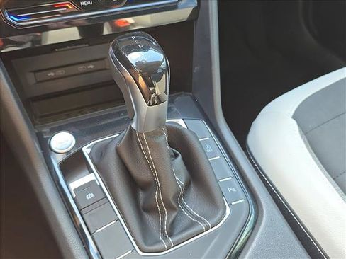 New 2026 Volkswagen Taos SE FWD image 18