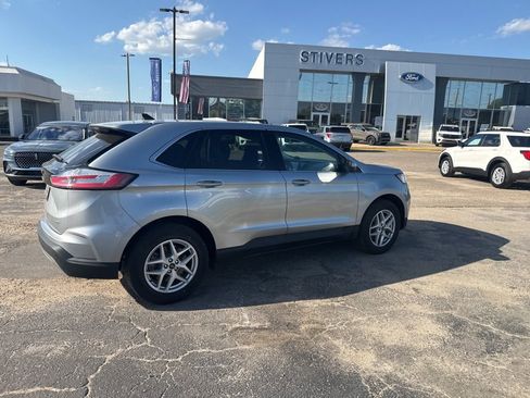 Used 2024 Ford Edge SEL image 16