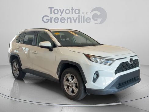 Used 2019 Toyota RAV4 XLE w/ Convenience Package FWD image 8