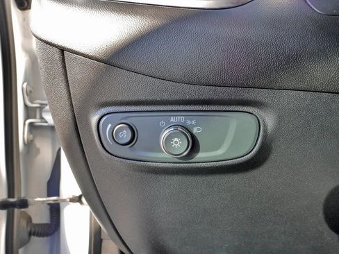 Used 2019 Chevrolet Equinox LS image 22