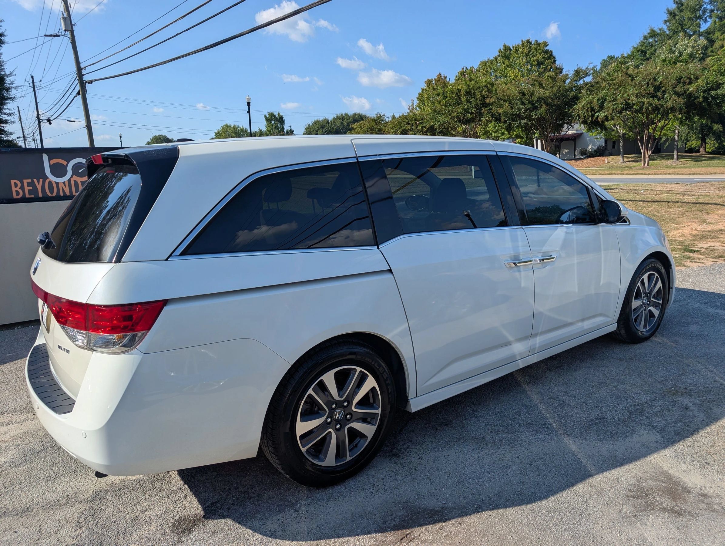 Used 2016 Honda Odyssey Touring Elite image 5