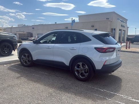 Used 2025 Ford Escape ST-Line FWD image 5