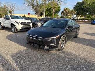 Used 2025 Kia K4 LXS video 1