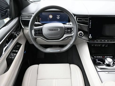 New 2026 Jeep Grand Wagoneer Summit AWD/4WD image 5