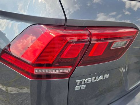 Used 2020 Volkswagen Tiguan SE AWD/4WD image 9